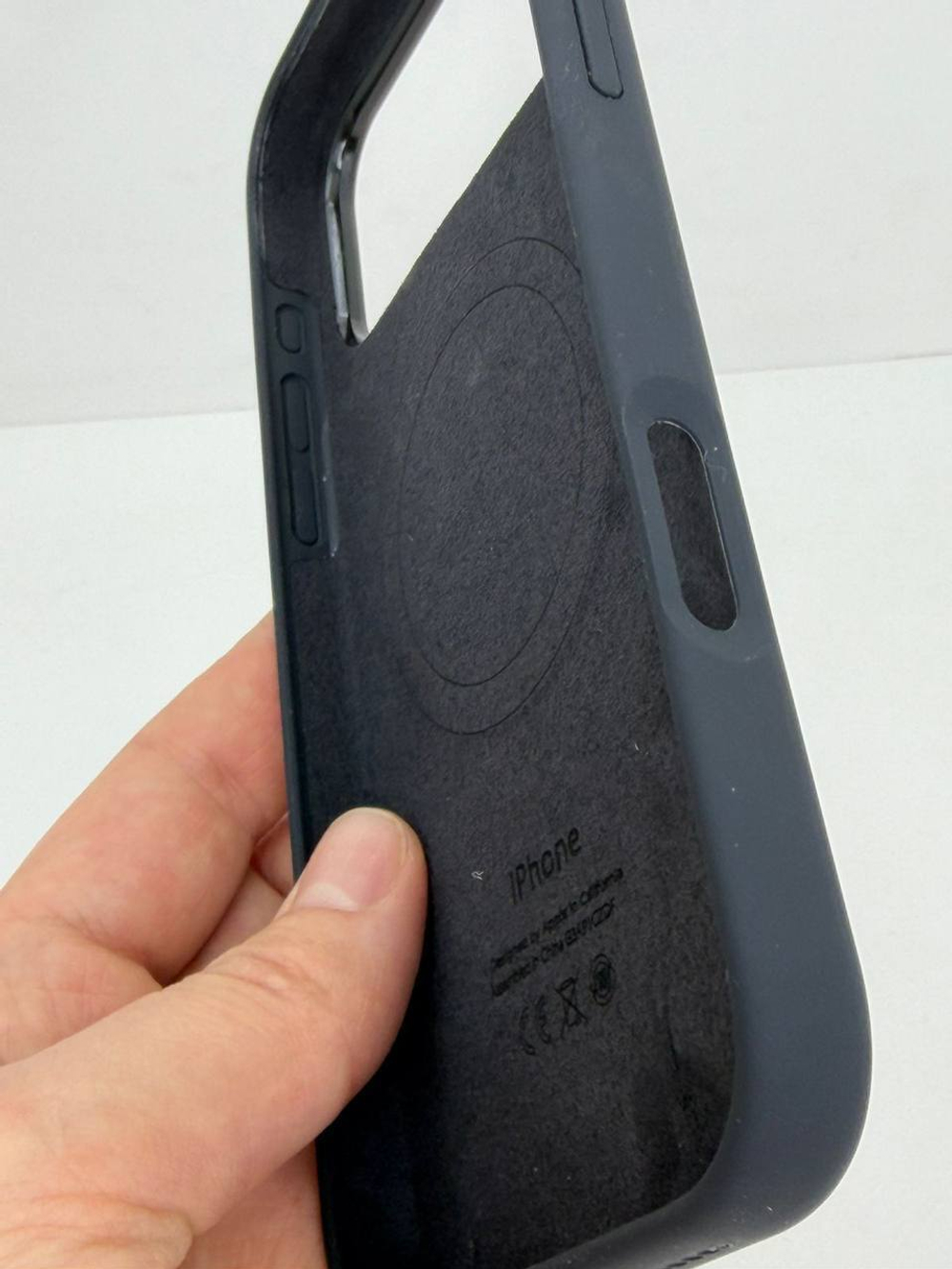 Silicone case с анимацией для iPhone 17 Pro