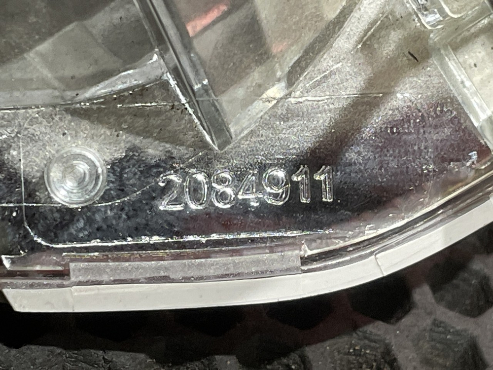 Плафон внутреннего освещения левый 2021г.
