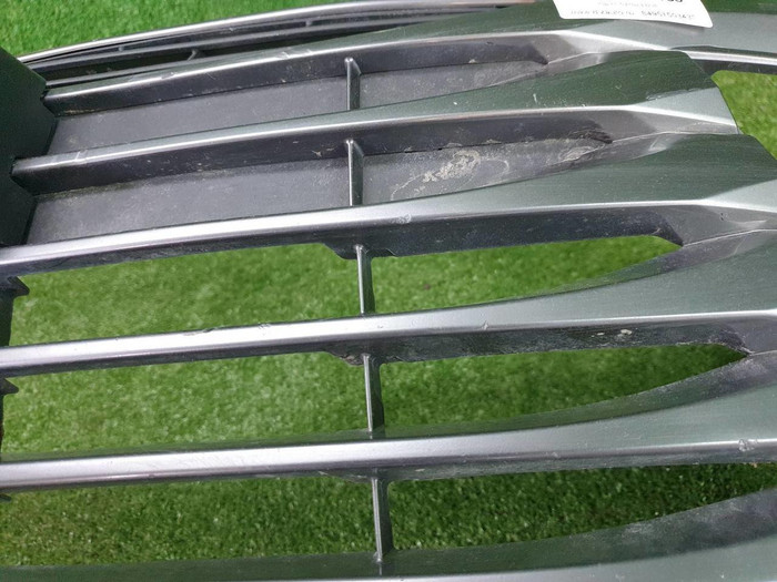 Решетка переднего бампера Toyota Camry xv70 (2017-2021)