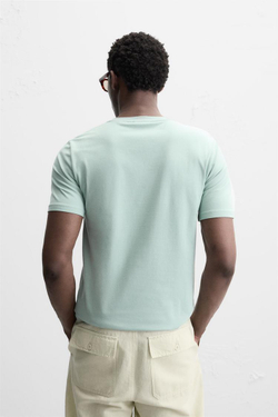 ZARA БАЗОВАЯ ПРИТАЛЕННАЯ ФУТБОЛКА SLIM FIT, СВЕТЛО-ЗЕЛЕНЫЙ