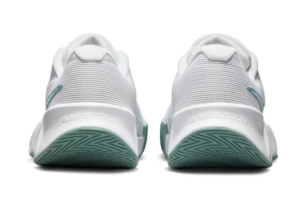 Женские теннисные кроссовки Nike Zoom GP Challenge Pro - white/mint foam cannon
