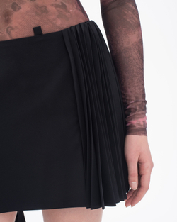 BLACK PLISSE SKIRT