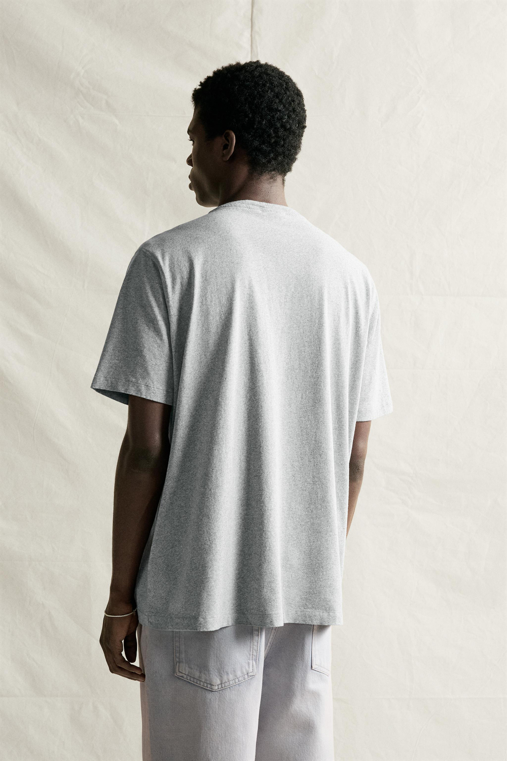 ЛЕГКАЯ ФУТБОЛКА RELAXED FIT — ZARA