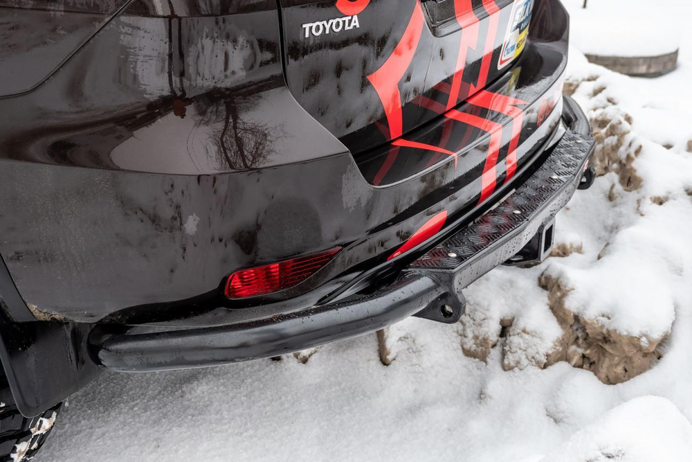 Бампер силовой задний Toyota Fortuner 2015+ c квадратом под фаркоп РИФ