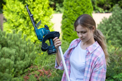 Аккумуляторные ножницы для травы Makita CXT UM600DWAE