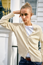 КАРДИГАН С V-ОБРАЗНЫМ ВЫРЕЗОМ — ZARA
