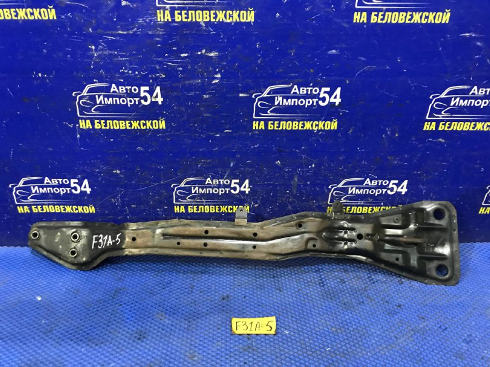 Балка передняя продольная MITSUBISHI DIAMANTE 2000