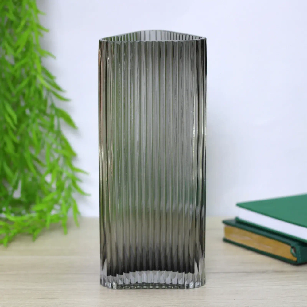Ваза стеклянная «GREY GLASS» 10*10*25см треугольная
