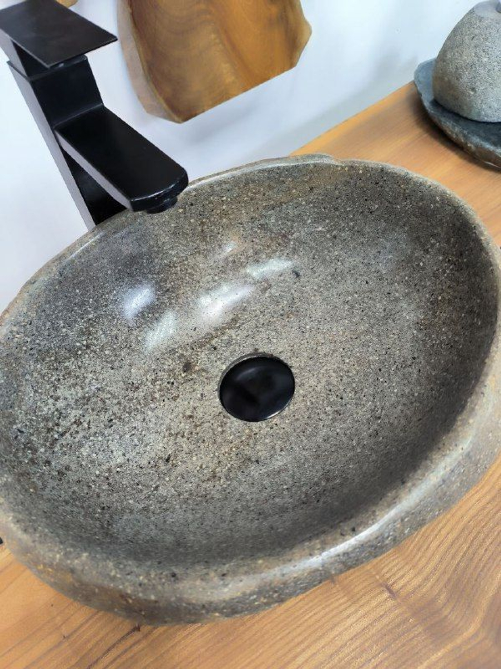 Раковина из речного камня RS-66268 38х31х15 из натурального камня