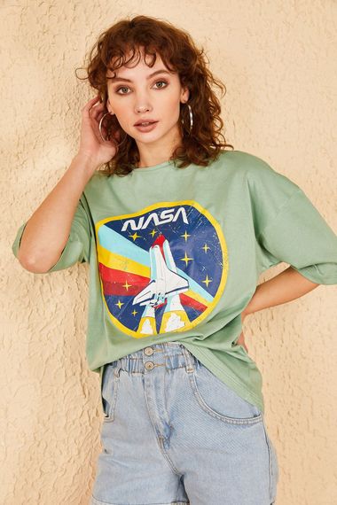 Qadın üçün geniş ölçülü açıq yaşıl t-shirt 10501025