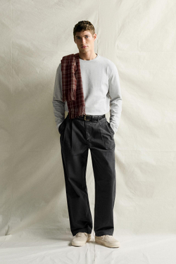 ZARA БРЮКИ ЧИНОС REGULAR-FIT СО СКЛАДКАМИ, КАМЕННО-СЕРЫЙ