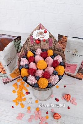 Мини букет из ягод Яркая сказка