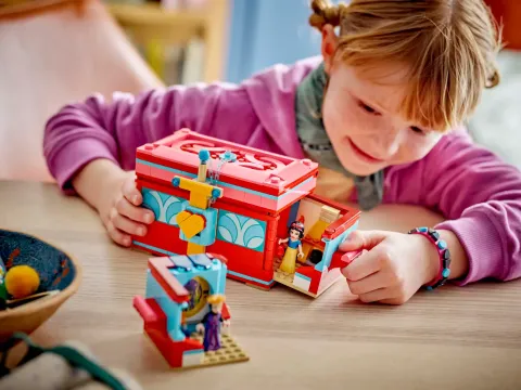 Конструктор LEGO Disney 43276 Шкатулка для драгоценностей Белоснежки