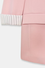 Блейзер с изогнутыми рукавами и узорчатыми манжетами - ZARA