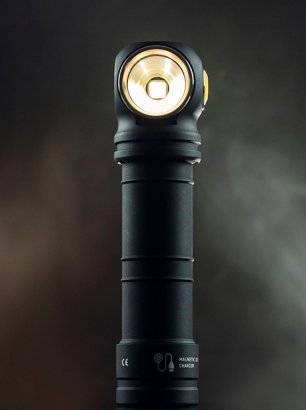 Фонарь Armytek Wizard C1 Pro Magnet USB White