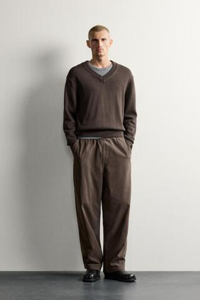 БРЮКИ RELAXED FIT В ЕЛОЧКУ — ZARA
