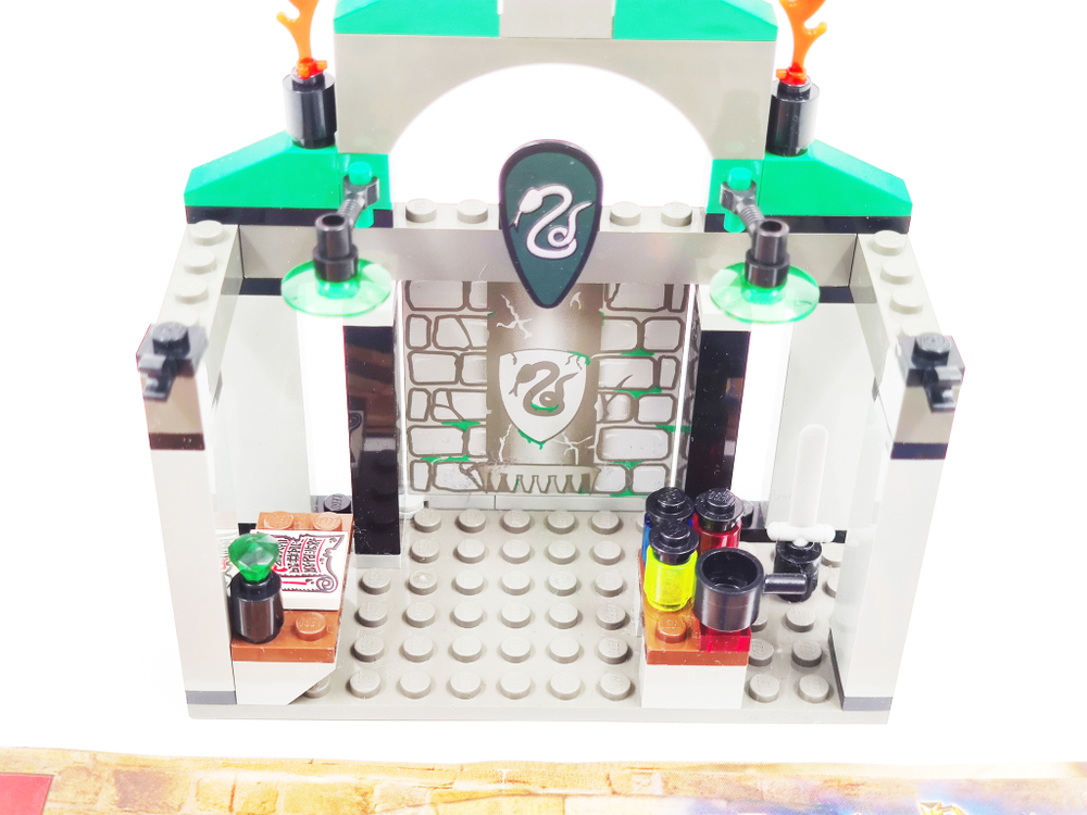 Конструктор LEGO 4735  Слизерин  (б/у)