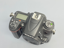 Nikon D7000 9.000 кадров