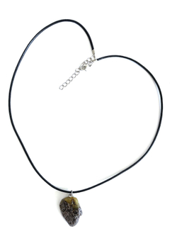 Кулон из янтаря натурального с инклюзом (муравей), длина кулона 3 см