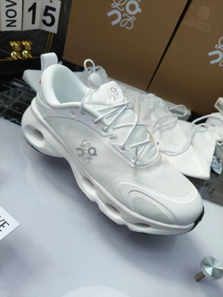Кроссовки On Running x Loewe Cloudsolo