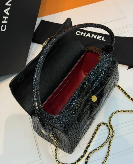Клатч Chanel With Chain Métiers d’art 2026