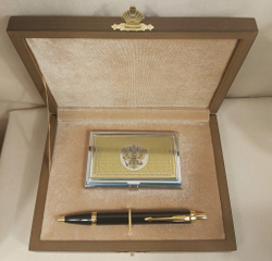 Набор "Гербовый" №9 визитница (цирконий), ручка Parker