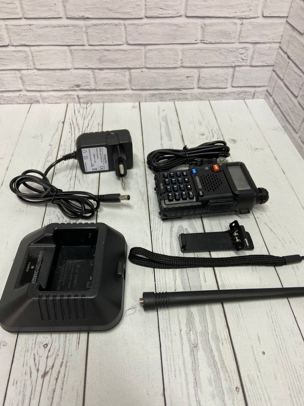 Набор портативных радиостанций Kenwood TK-F8 (Dual Band)