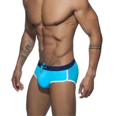 Голубые мужские плавки-брифы с контрастной отделкой (Размер: XL) (Цвет: голубой)