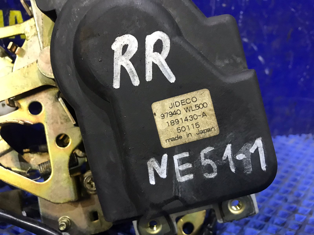 Замок двери задней правой NISSAN ELGRAND 2005
