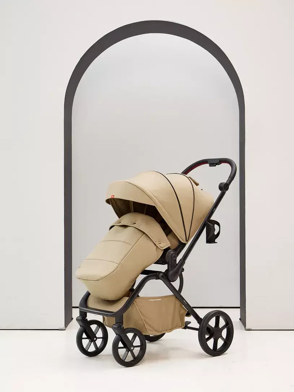 Коляска детская MOWBaby "MIO" MB102