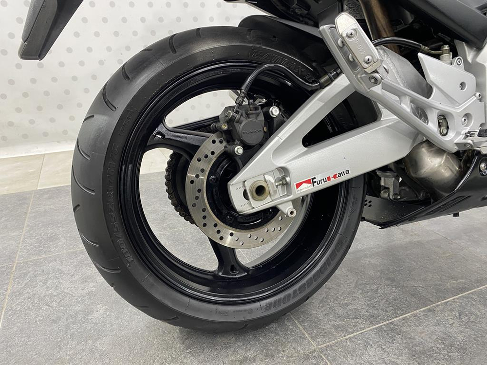Suzuki GSR400 2006