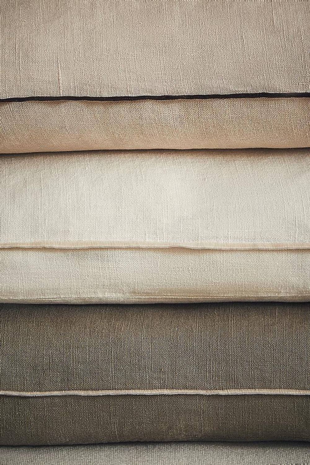 ZARA HOME ЧЕХОЛ НА ПОДУШКУ С ОВЕРЛОКОМ, БЕЛЫЙ