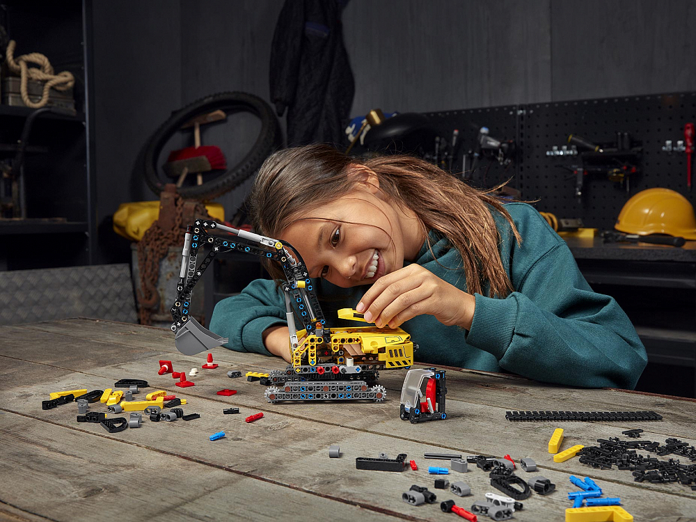 Конструктор LEGO Technic 42121 Тяжелый экскаватор, деталей 569 (из Финляндии)