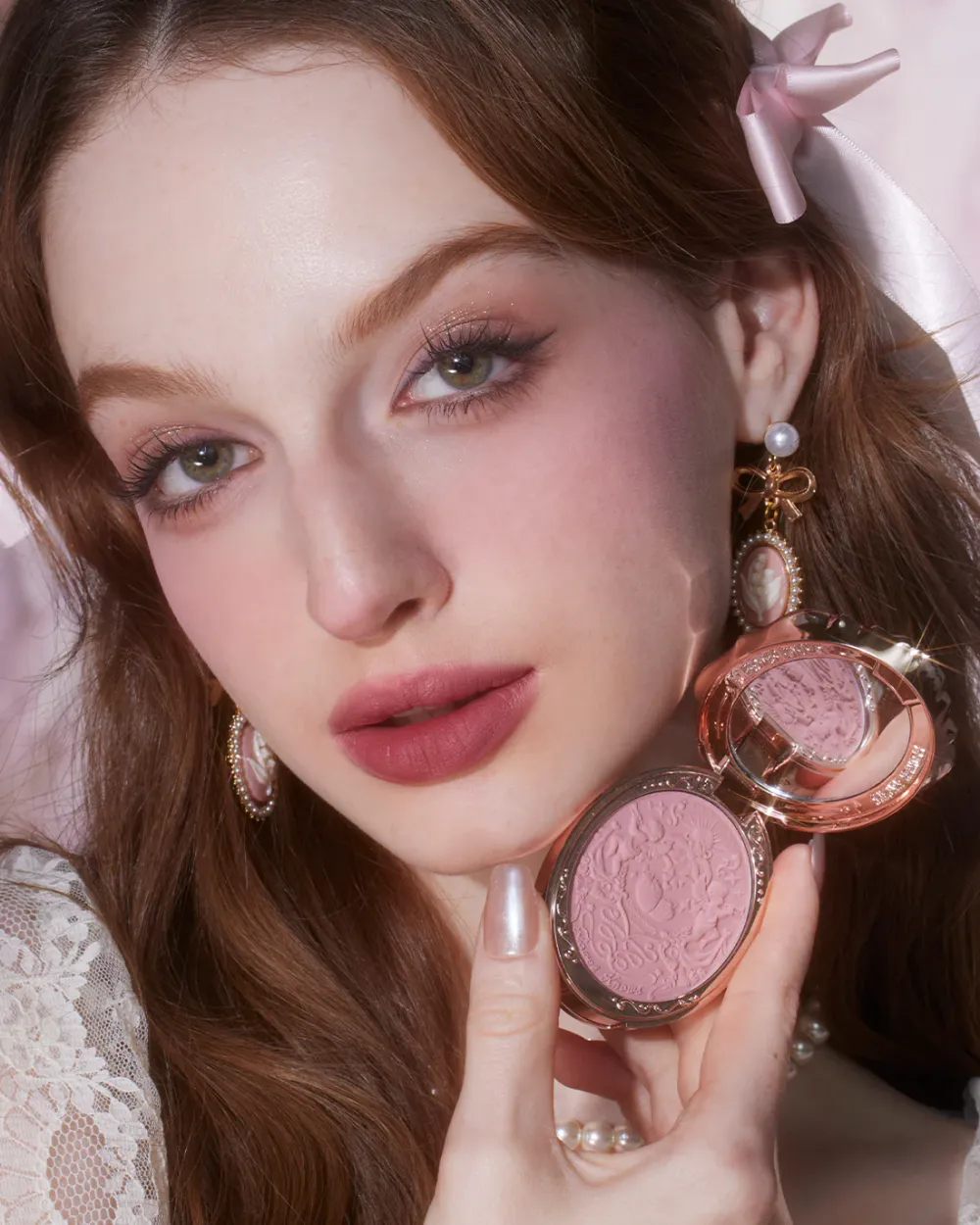 Румяна для лица Flower Knows Strawberry Rococo Series Embossed Blush - 03 Classic Ballet