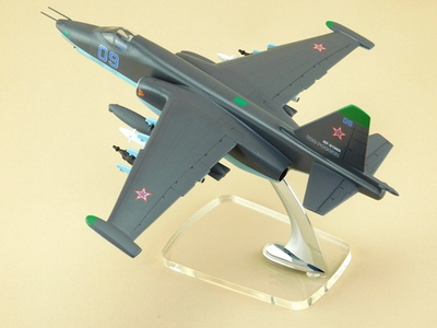 Модель самолета Су-25 (М1:48 ВВС России, RF-91968, 09, Грач)