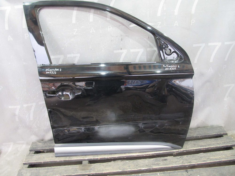 Дверь передняя правая Mitsubishi Outlander 2 (XL)  Б/У Оригинал 5700B844