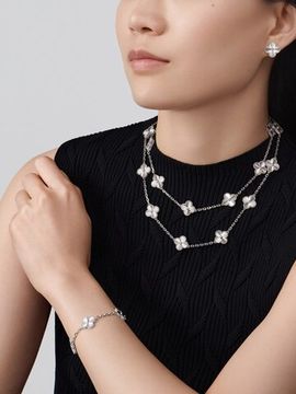 Колье Van Cleef & Arpels Vintage Alhambra 20 Motifs из белого золота