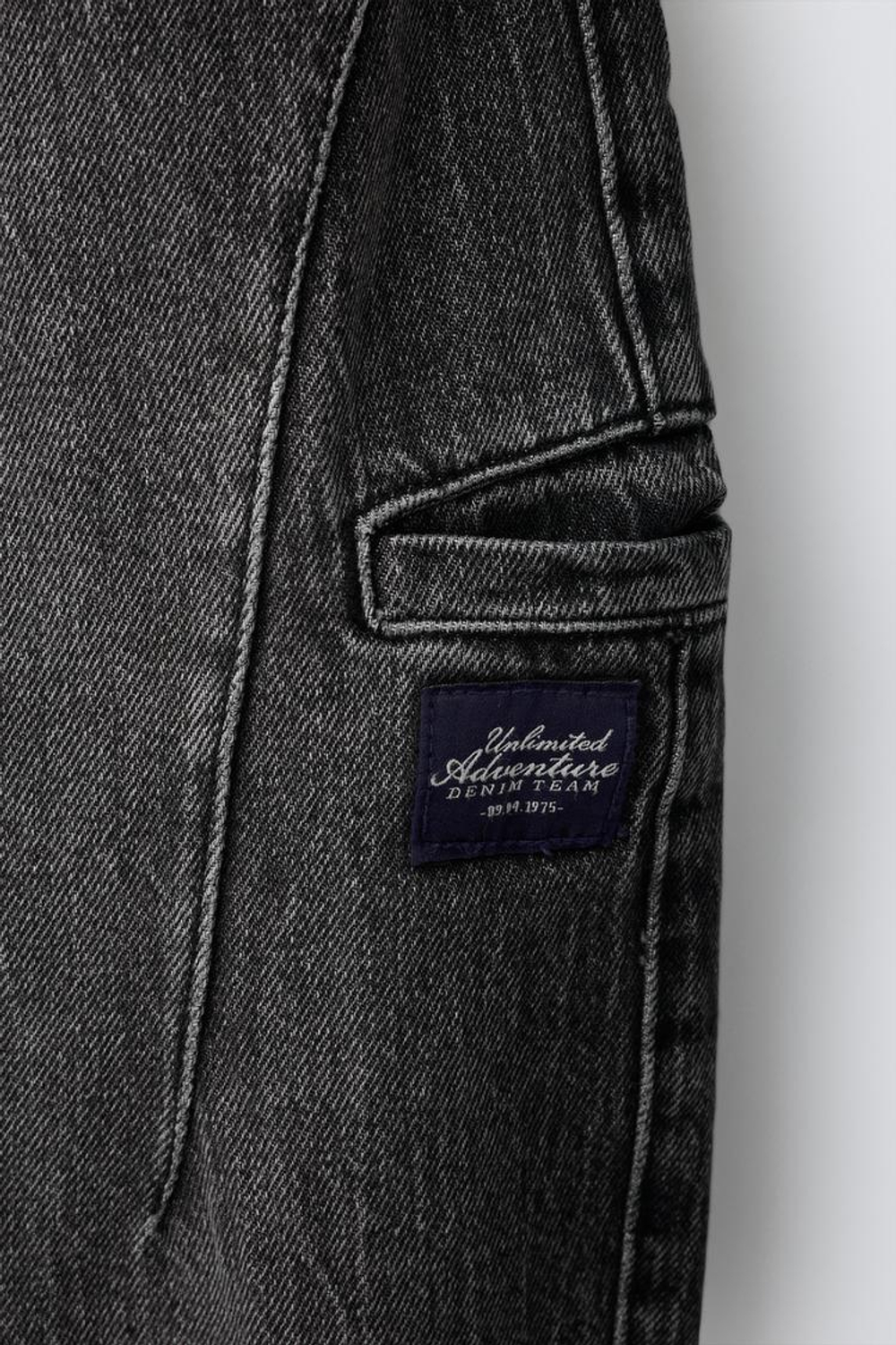 ZARA БРЮКИ BARREL КАРГО С НАШИВКОЙ, ЧЕРНЫЙ