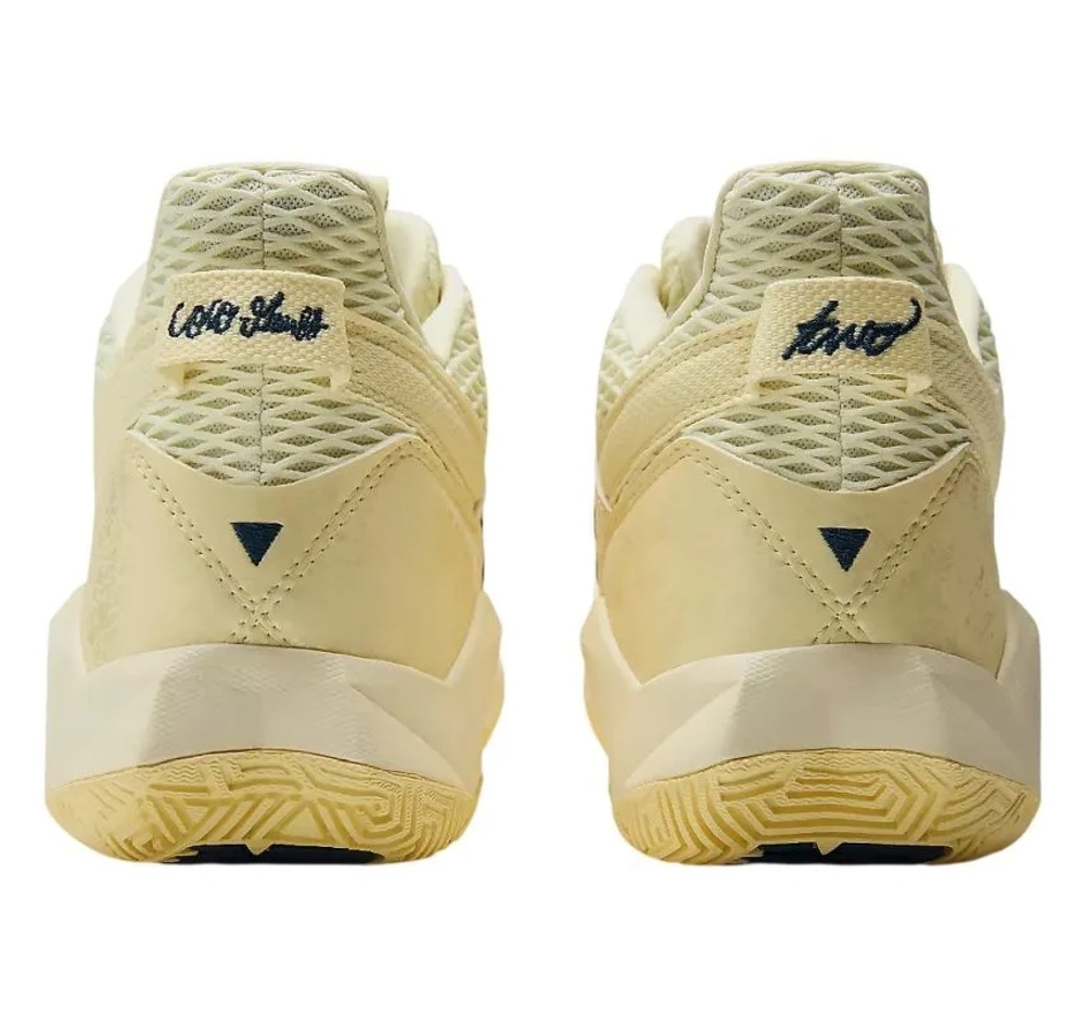 Женские Кроссовки теннисные New Balance FuelCell Coco CG2 - yellow