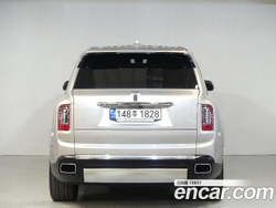 Rolls-Royce Cullinan 6.7 V12 — 2023
