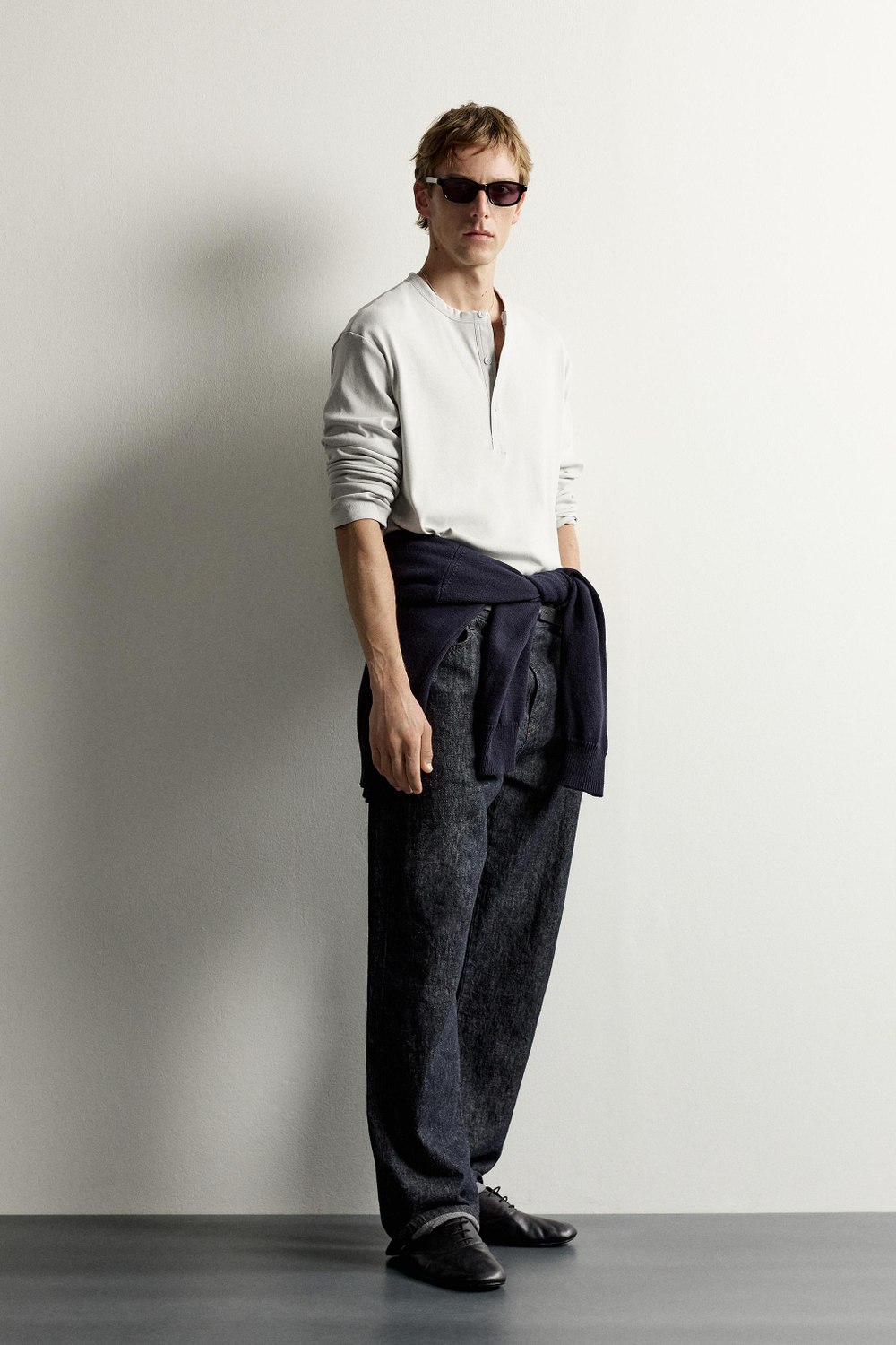 ФУТБОЛКА RELAXED FIT С ВОРОТНИКОМ НА ПУГОВИЦАХ — ZARA