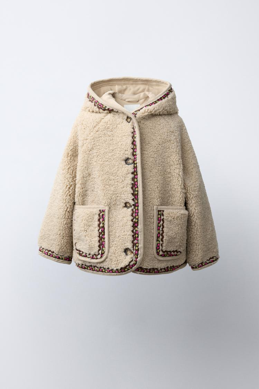 ZARA КУРТКА ИЗ ИСКУССТВЕННОЙ ОВЧИНЫ С КАПЮШОНОМ И ВОЛНИСТОЙ ТЕСЬМОЙ, СВЕТЛО-БЕЖЕВЫЙ