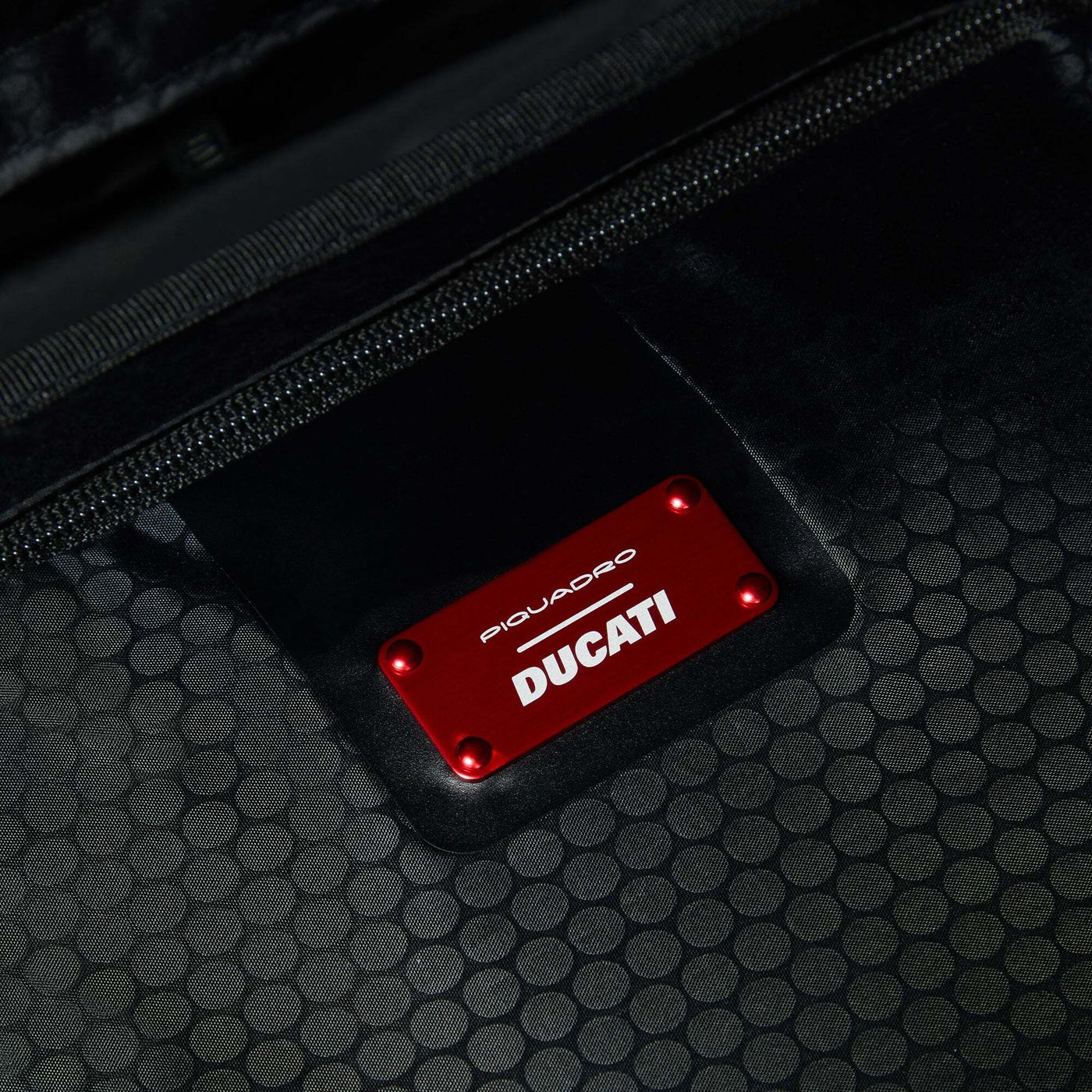 Чемодан ручная кладь Piquadro x Ducati/Rosso