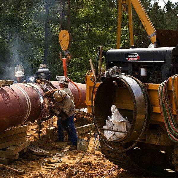 Сварка нефтегазотрубопровода в Казахстане: как сэкономить и не потерять в качестве. Сварка нефтегазотрубопровода в Казахстане: как сэкономить и не потерять в качестве.