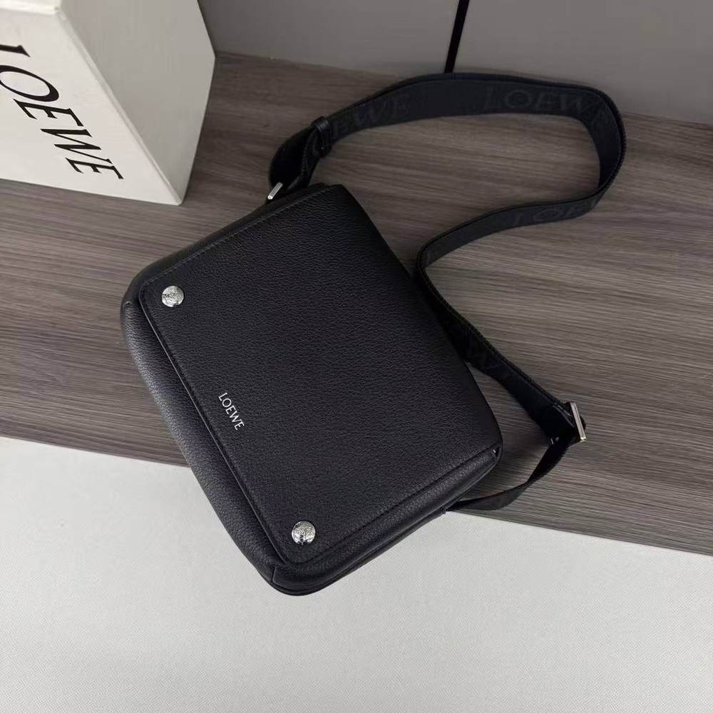 Сумка через плечо Loewe