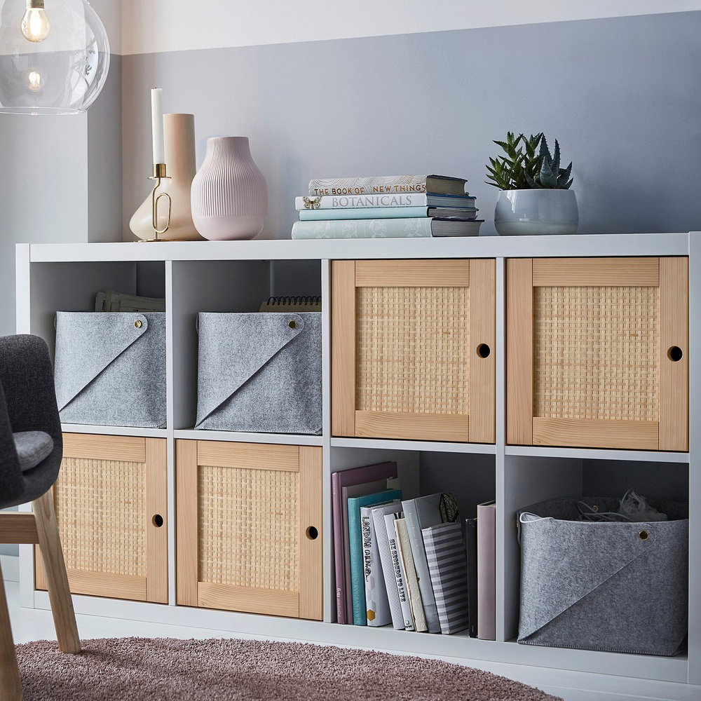 IKEA KALLAX  (ИКЕА КАЛЛАКС)  -  Вставка с дверцами - сосна/плетёная тополь 33x33 см