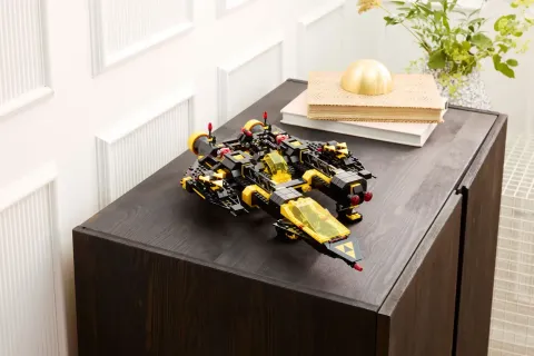 Конструктор LEGO Icons 10355 Blacktron Renegade