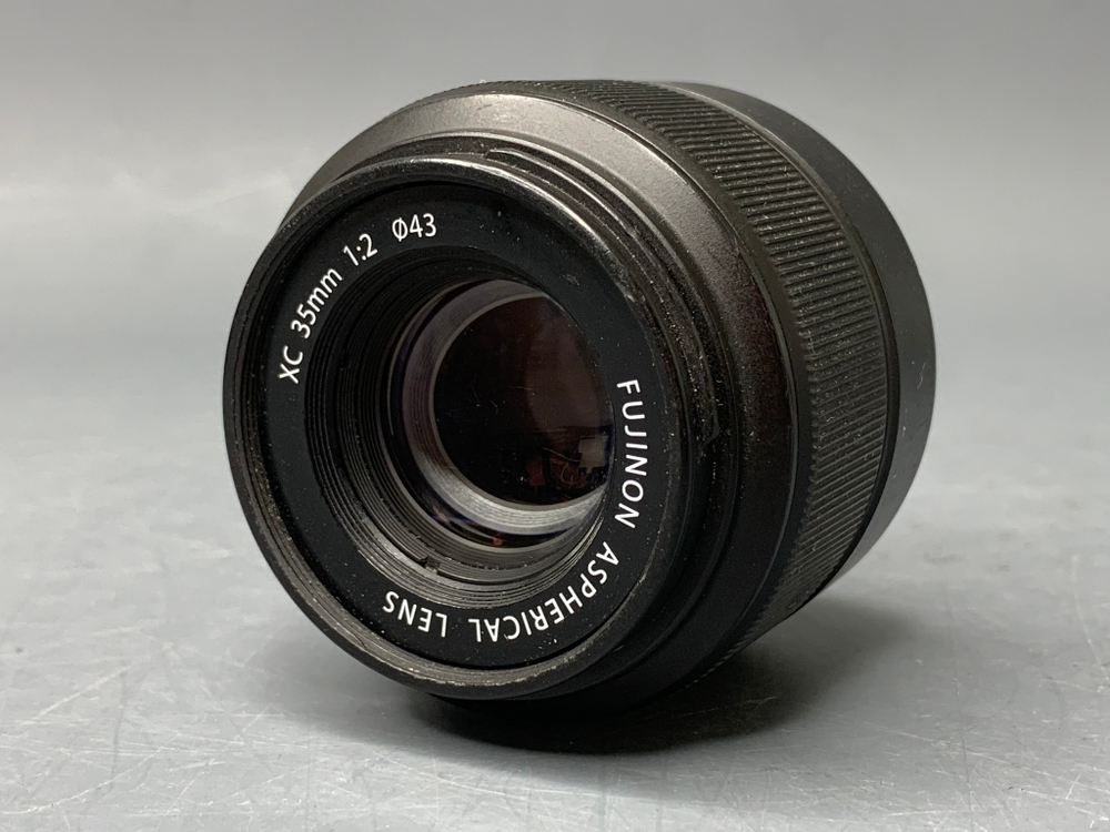 FujiFilm 35mm XC F2 царапки на передней линзе