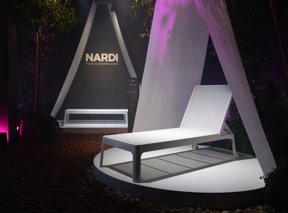 Шезлонг лежак пластиковый Nardi Plano, белый
