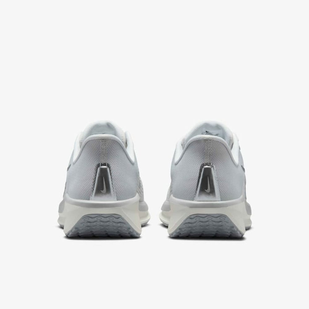 Кроссовки женские NIKE WMNS NIKE QUEST 6